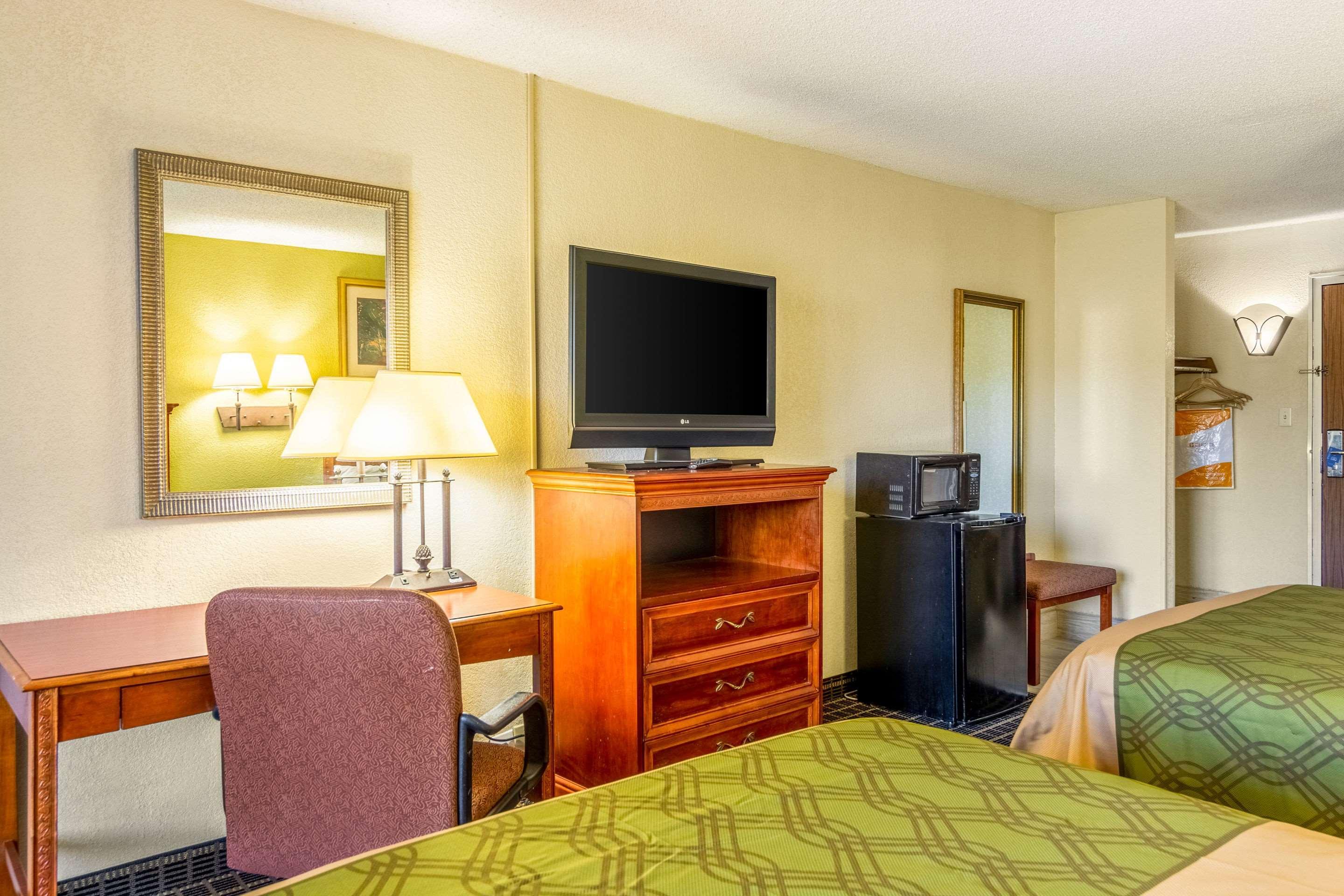 Rodeway Inn Central Richmond Eksteriør billede